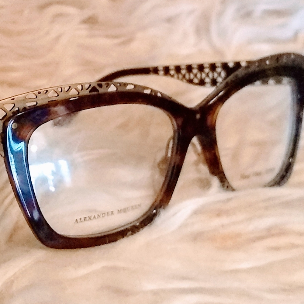 ALEXANDER MCQUEEN PRESCRIPTION GLASSES [reserved] - Picture 4 of 4